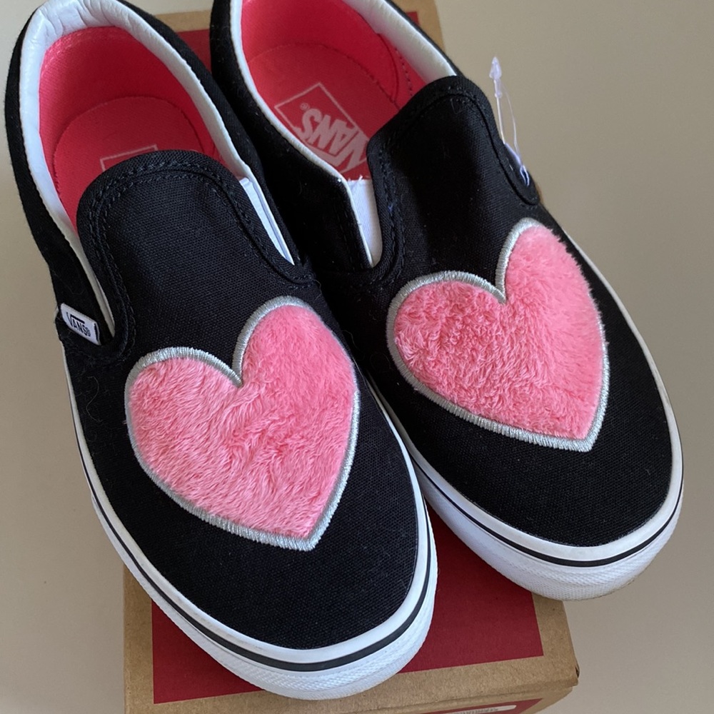 New in Box VANS Fur Heart Slip-On Size 3